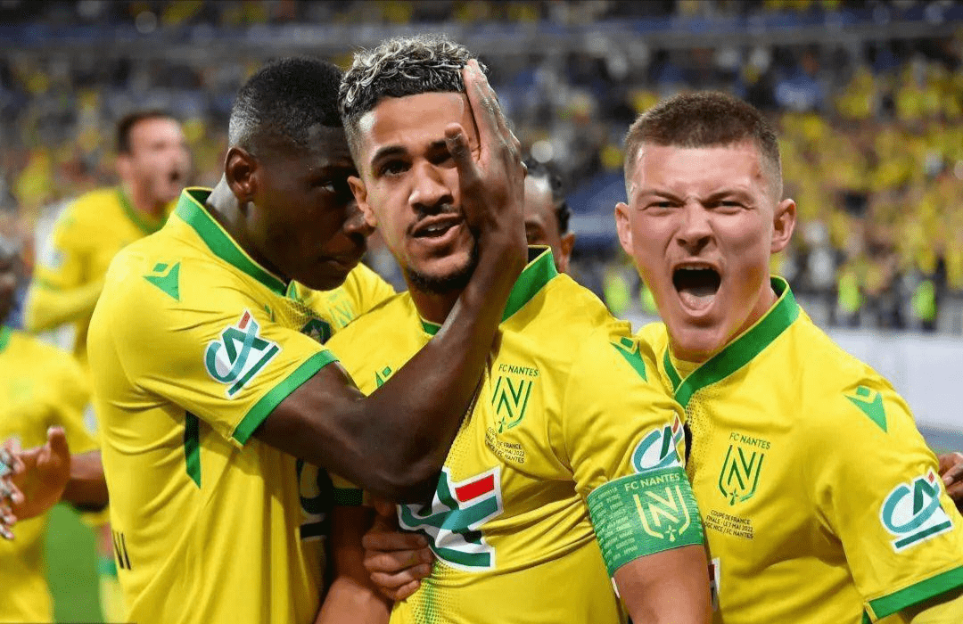 包含赛地聚焦——法国杯今晨热度飙升，莱比锡扳平良机，震撼外界，控场能力受关注的词条